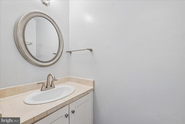 Building Photo - 2002 Derby Ridge Ln