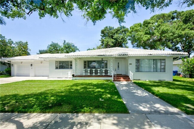 Building Photo - 606 Channel Dr