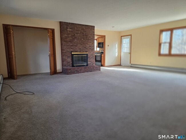 Building Photo - 25 Brook Pine Dr