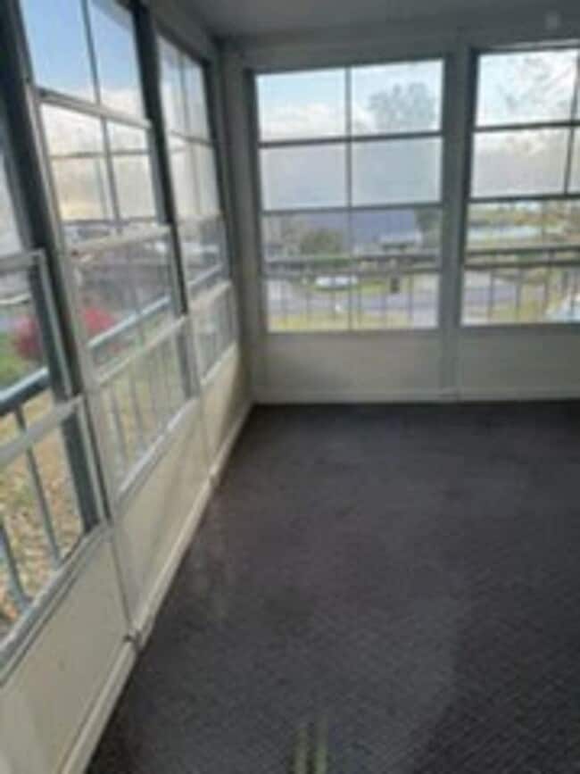 Building Photo - Remodeled 3-Bedroom, 2-Bathroom Home on – ...