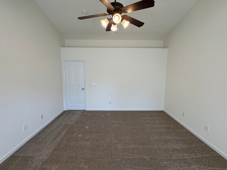 Building Photo - 6718 Sequoia Hills Dr