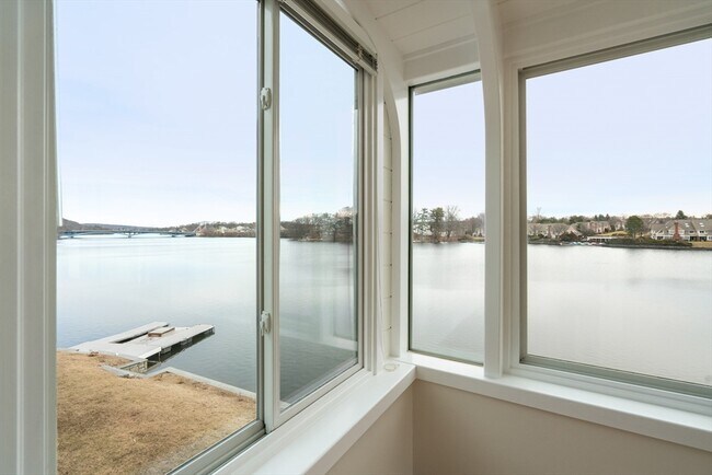 Building Photo - 157 Lake Ave