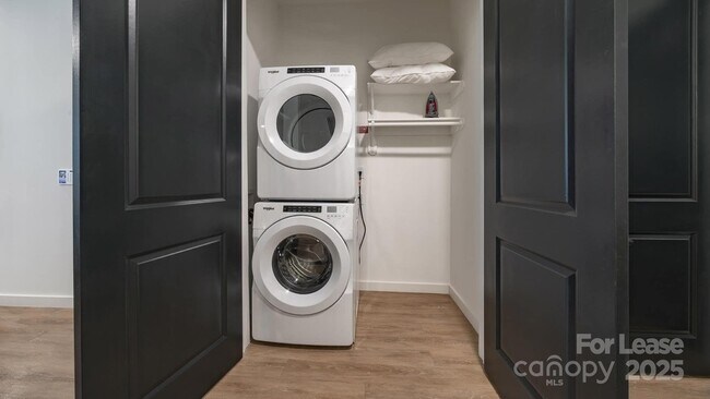 Building Photo - 4401 Barclay Downs Dr