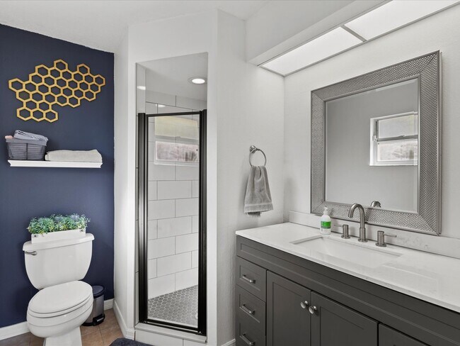 Building Photo - 5884 Milton Ave