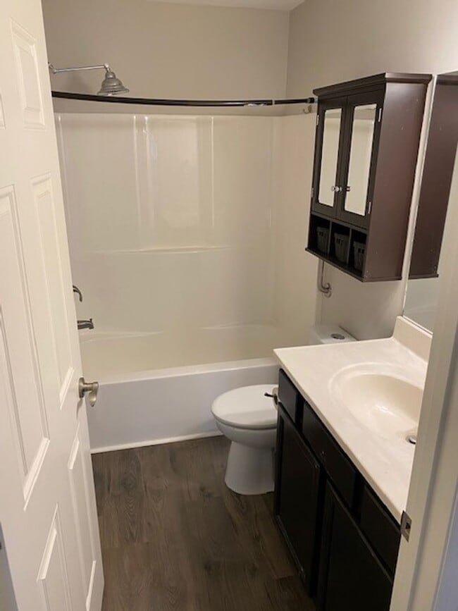 Building Photo - Coming soon! Nice remodeled 2 bedroom dupl...