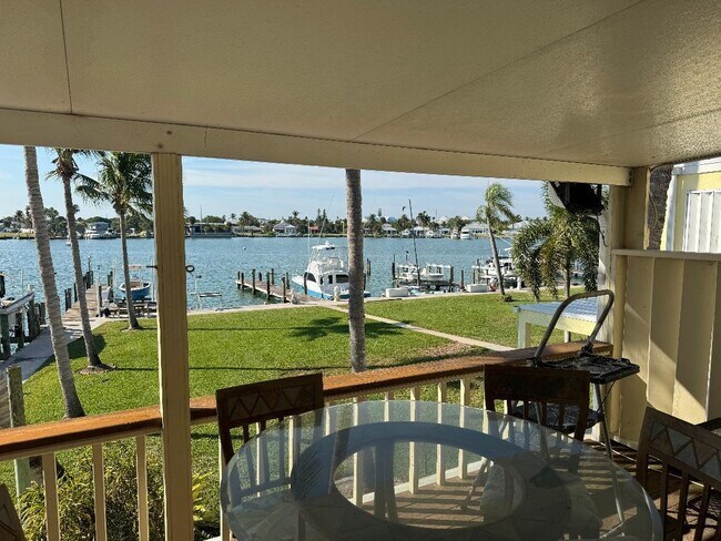 Building Photo - 409 Fernandina St