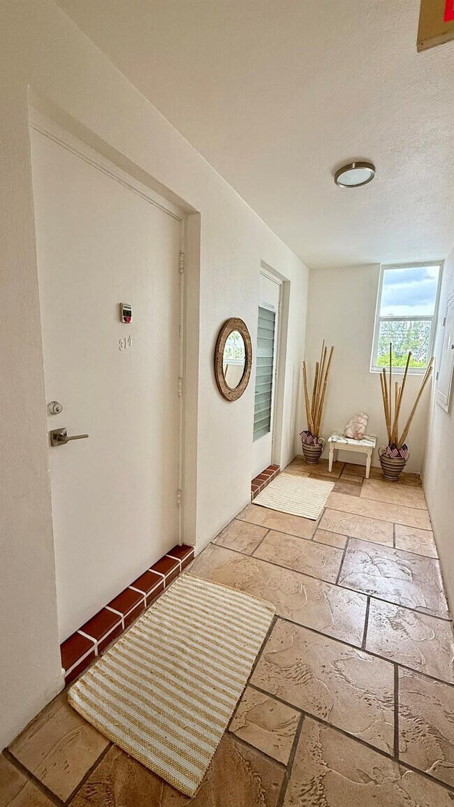 Building Photo - 1630 N Ocean Blvd