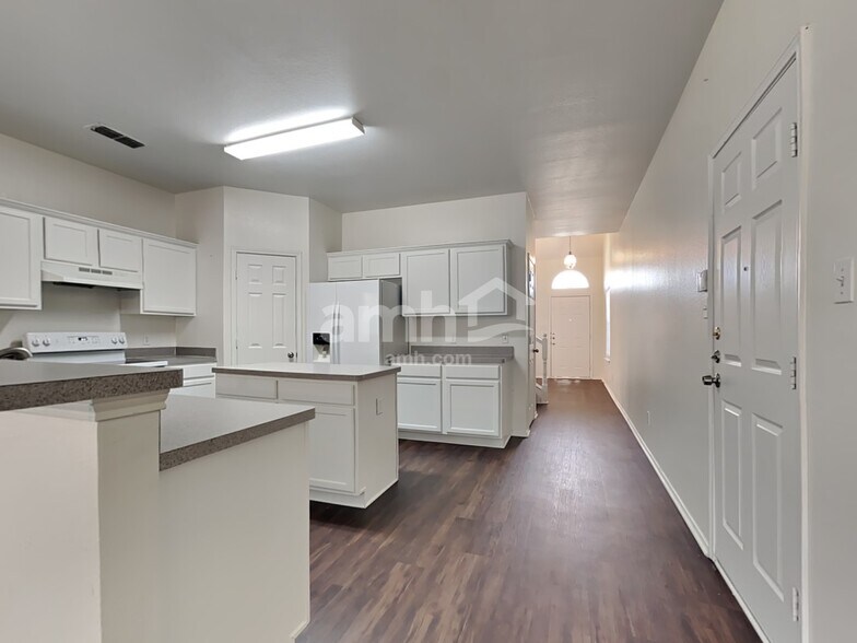 Building Photo - 1626 Wildflower Dr