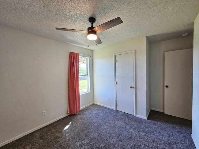 Building Photo - HUD / SECTION 8 ACCEPTED - RENT SPECIAL - AVAILABLE NOW!