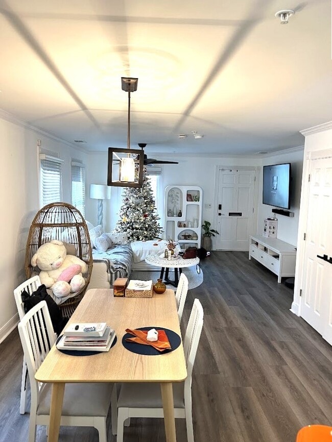 Building Photo - 429 Montgomery St