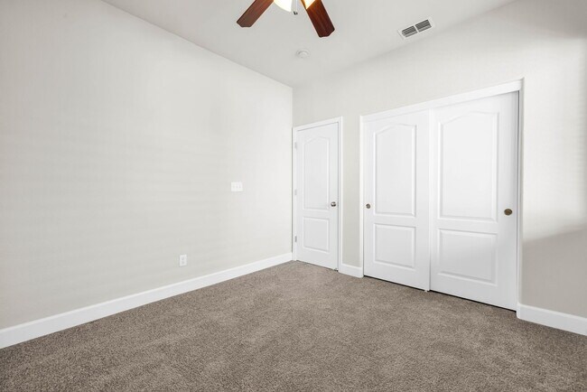 Building Photo - 9 Dulcibbella Pl