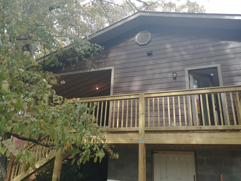 Private entrance and balcony - 58 Larose Dr SW