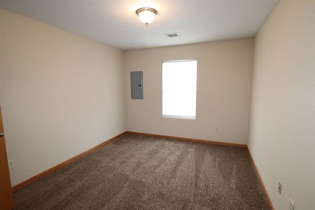 Building Photo - 1712 Clover Dr