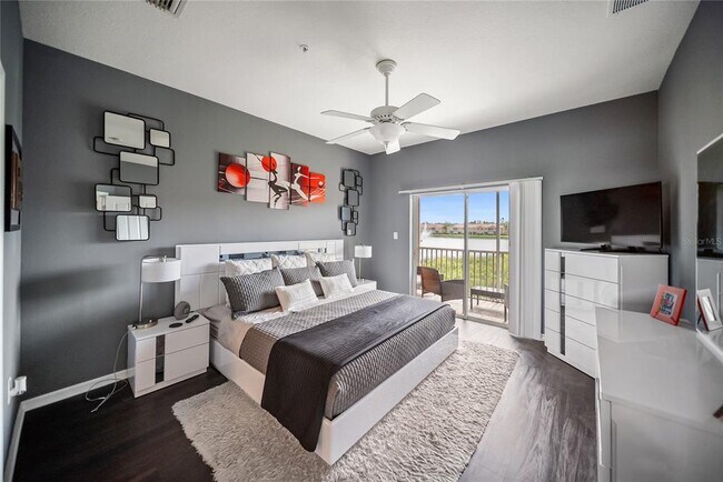 Building Photo - 3760 Parkridge Cir