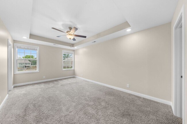 Building Photo - Beautiful Home! Coming Soon!