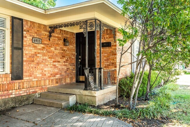 Building Photo - 6915 Inverness Ln