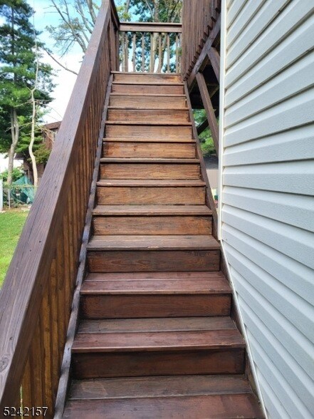 Building Photo - 170 Sargeant Ave