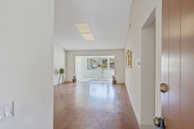 Building Photo - 2 bedroom and 2 bathroom |Leisure Village ...