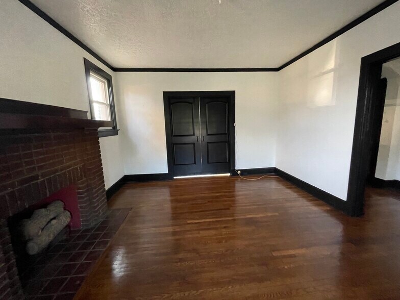 Building Photo - 3421 Trimble Ave