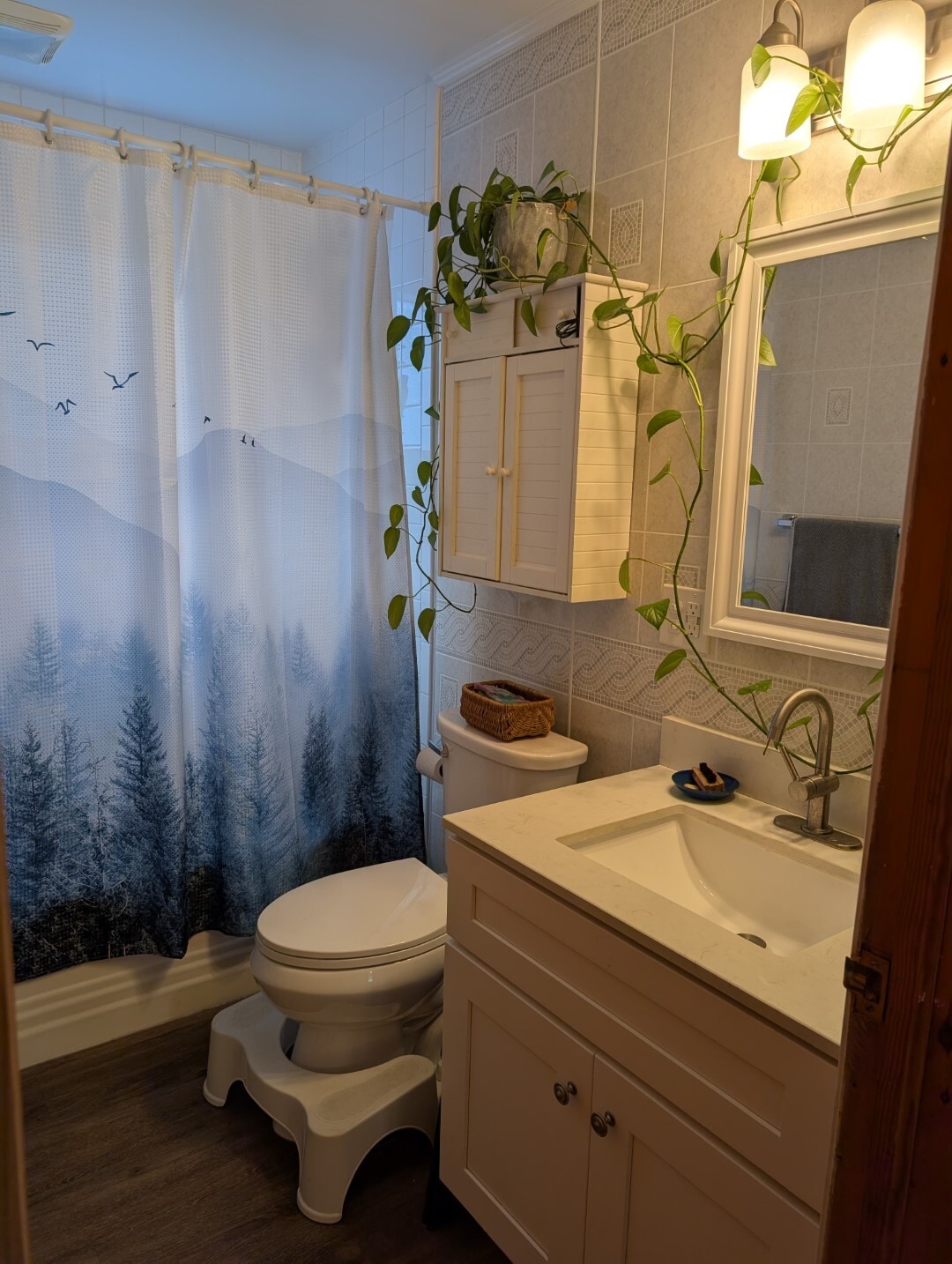 Bath upper - 312 Wood St