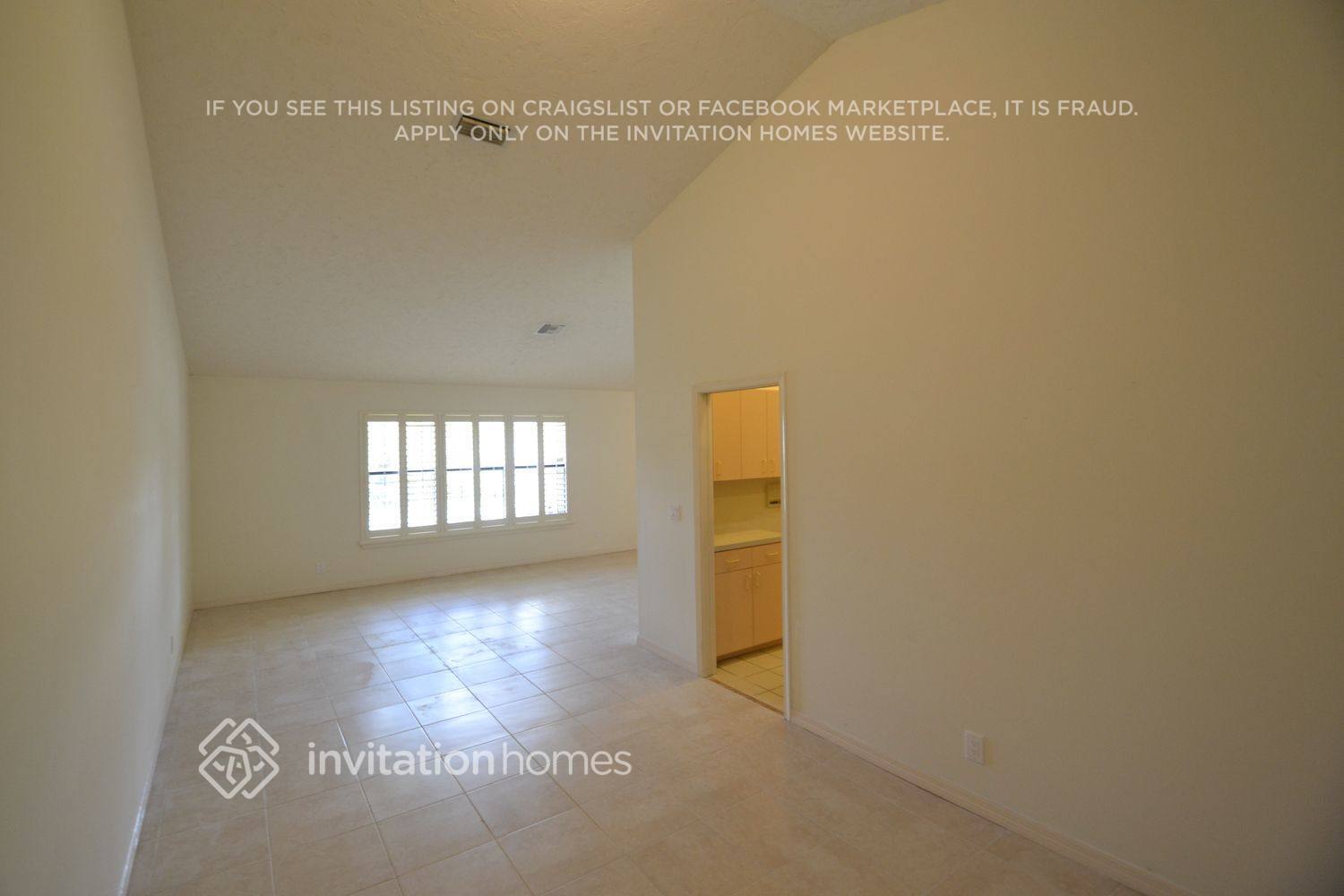 Building Photo - 13373 Kingsbury Dr