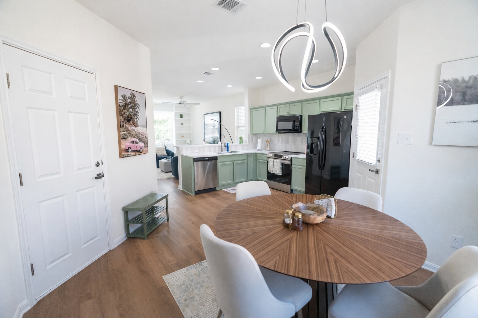 Building Photo - Room in Condo on Red Bud Ridge Ln