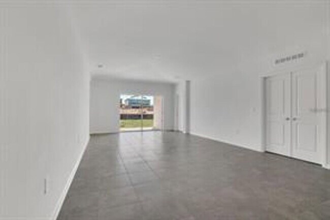 Building Photo - 3186 Armstrong Ave