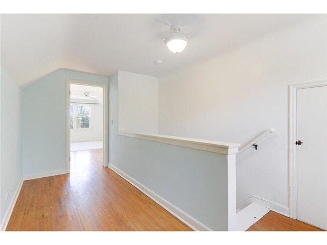 Building Photo - 4020 Ewing Ave S