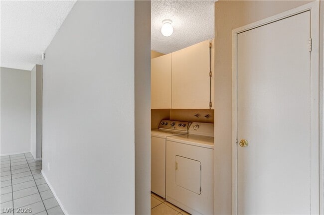 Building Photo - 3928 Torsby Pl