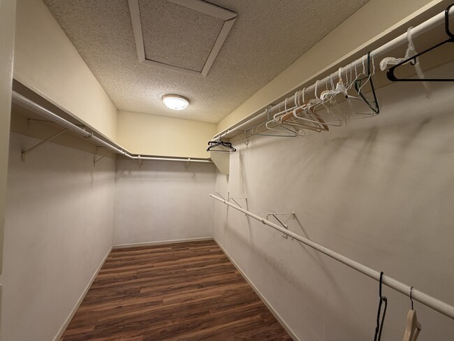 Building Photo - 2212 Plaza Del Prado