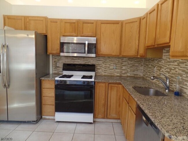 Building Photo - 57 Waugh Ct