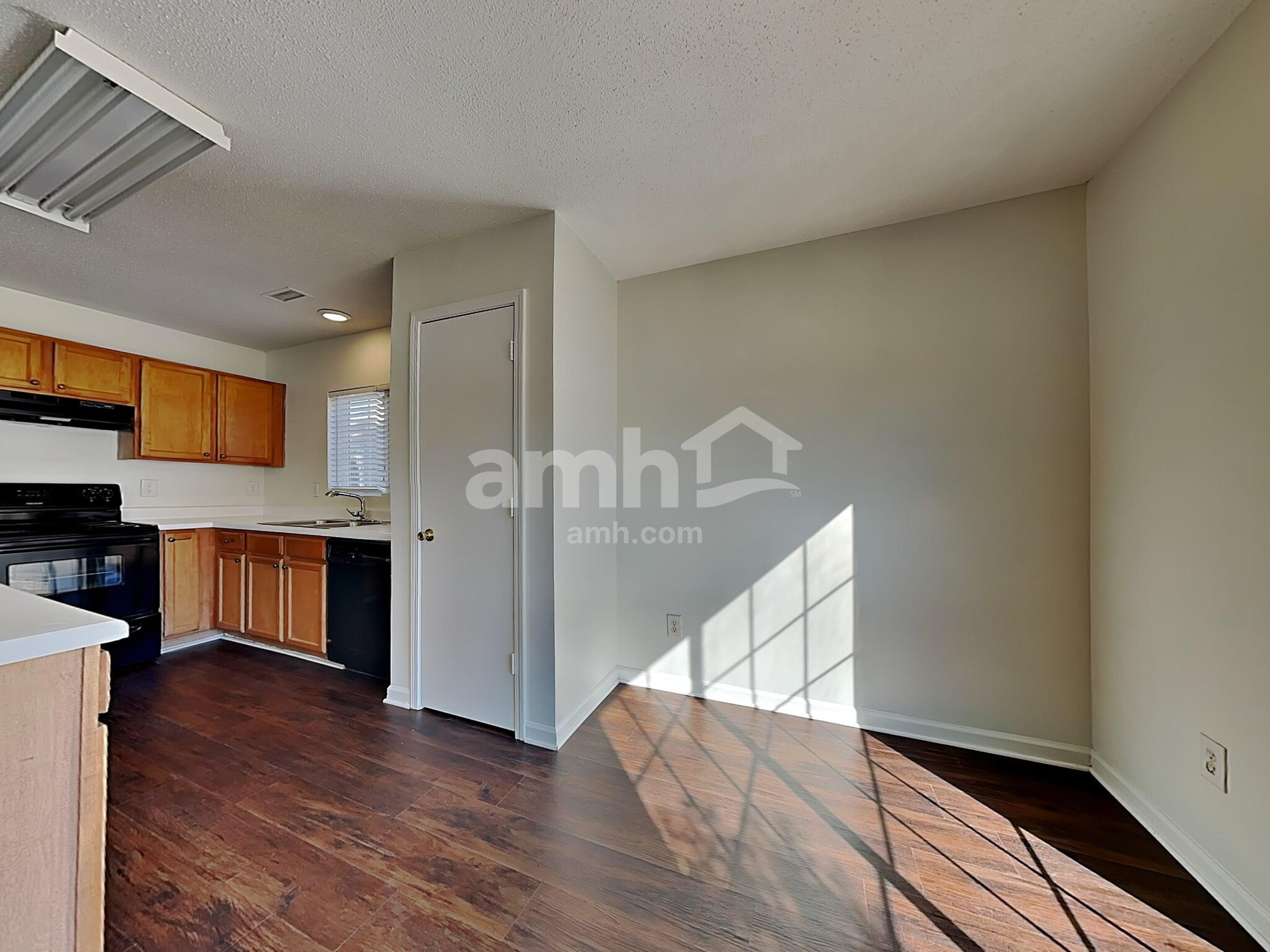 Building Photo - 137 Bellfare Dr