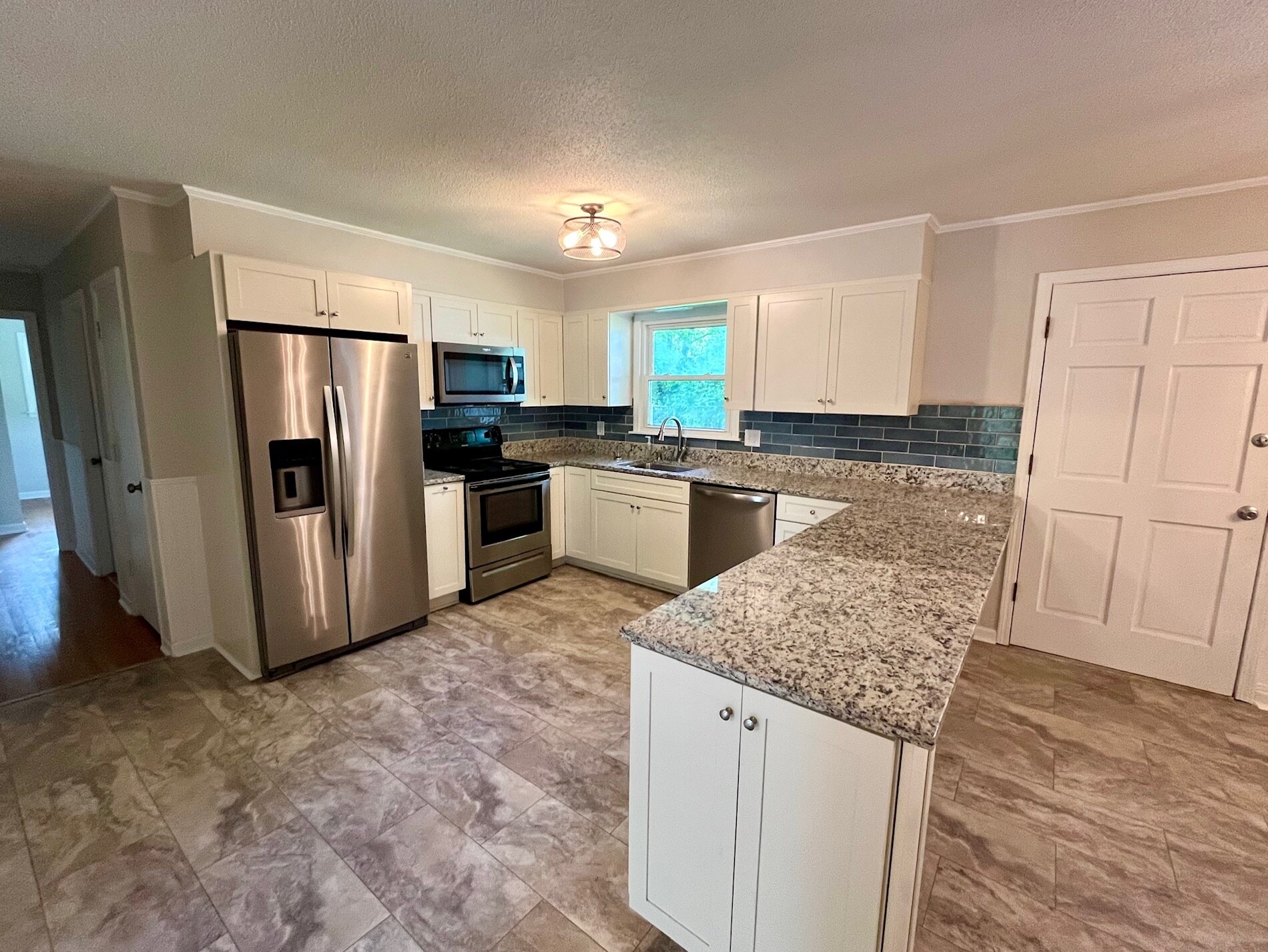 Building Photo - 2707 Granbrook Dr