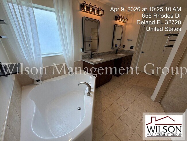 Building Photo - 655 Rhodes Dr