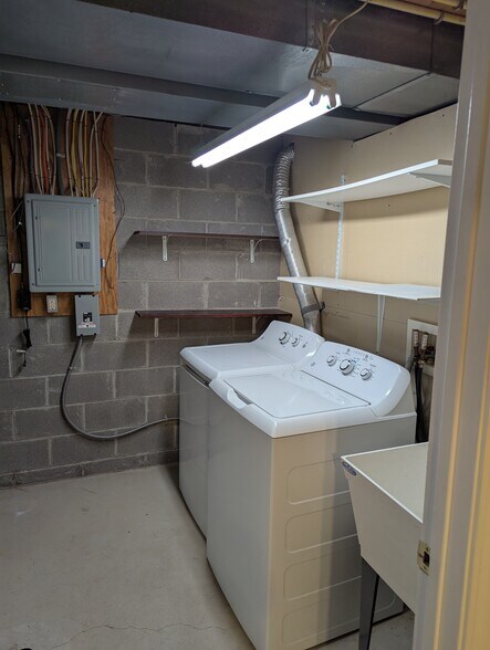 Building Photo - 1359 Meadow Run