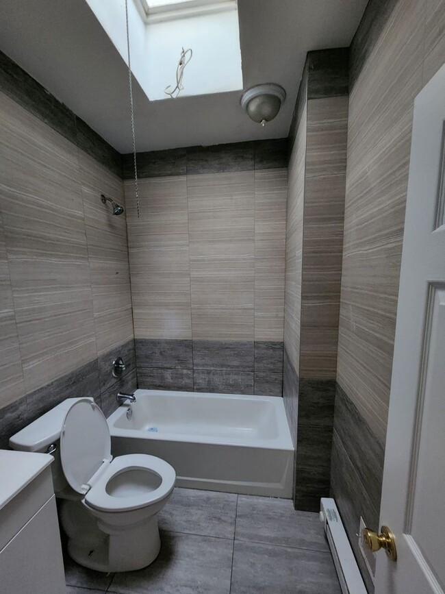 Building Photo - Remodeled home - Olney