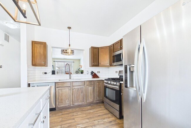 Building Photo - 764 Cherry Creek Dr