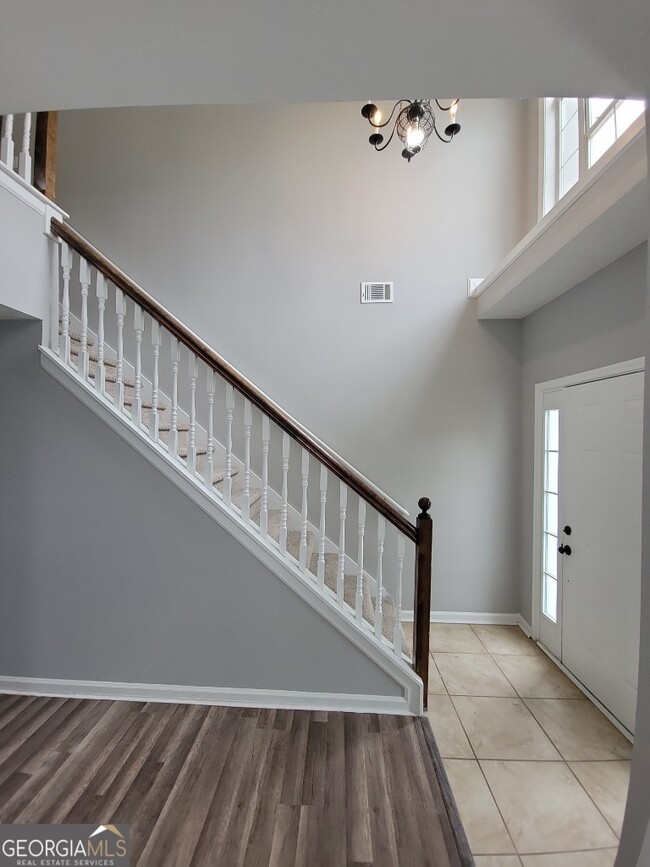 Building Photo - 2364 Fallbrook Ct