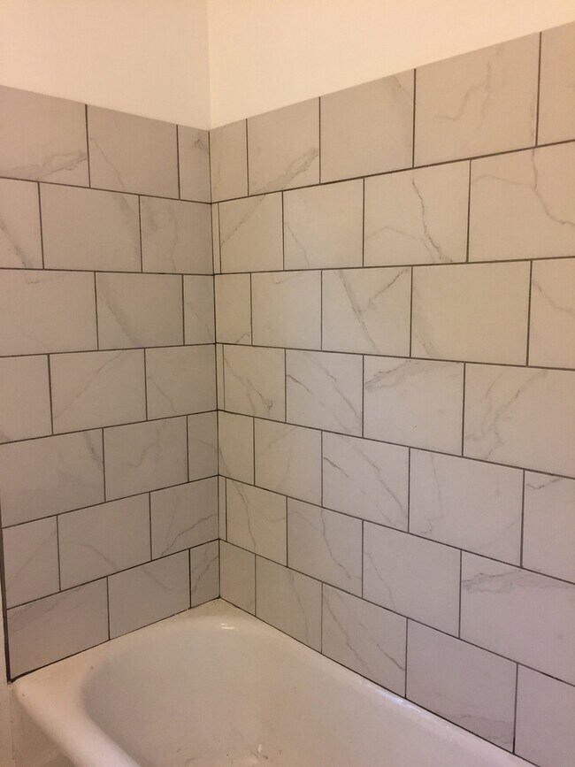 Building Photo - CHARMING REMODELED HIGHLAND HOME