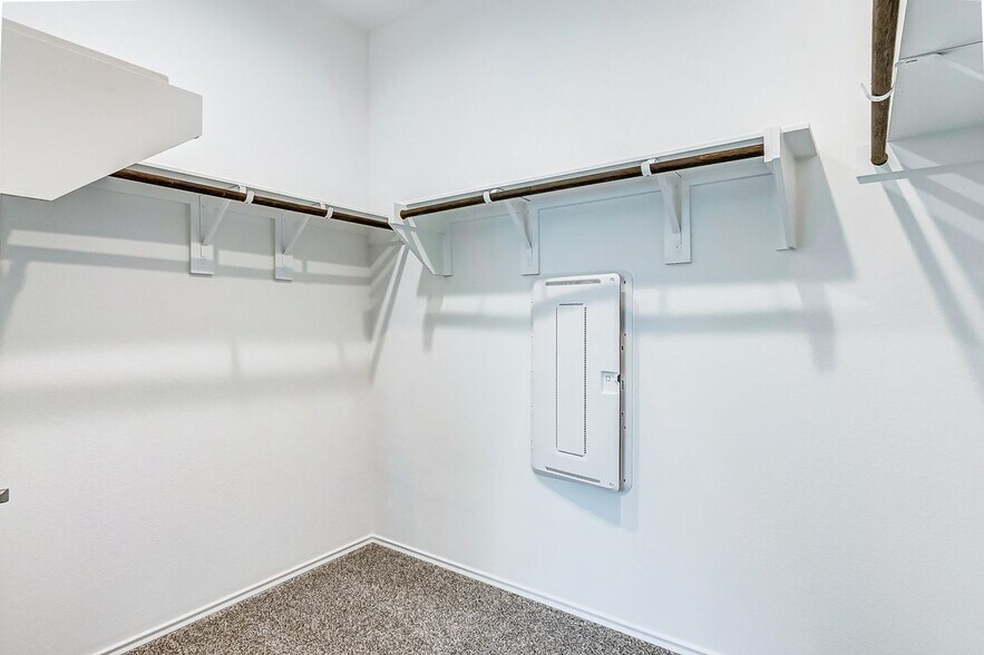 Building Photo - 4953 Almond Ter Dr
