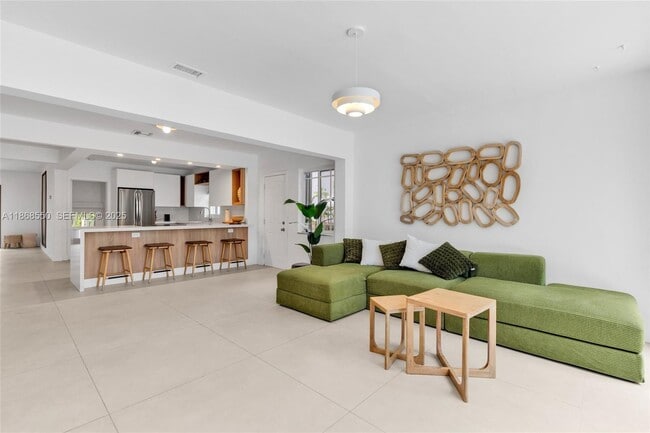 Building Photo - 141 SW 23rd Rd