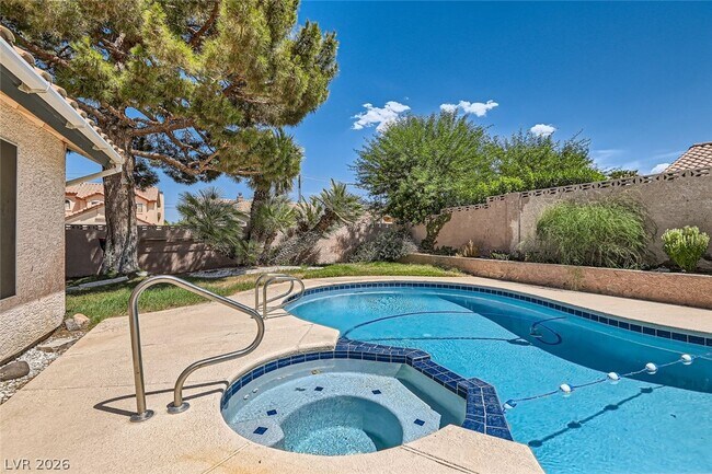 Building Photo - 1779 Yellowwood Dr