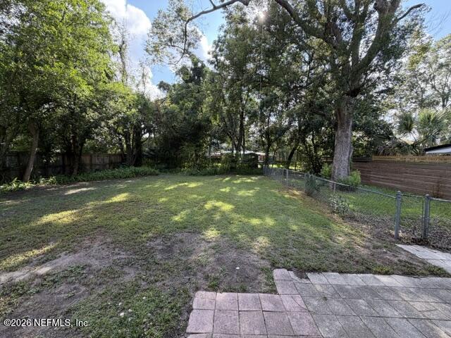 Building Photo - 2404 Red Oak Dr