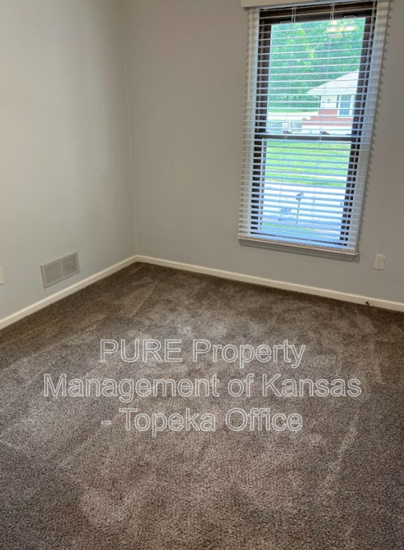 Building Photo - 2013 NW 84th Terrace