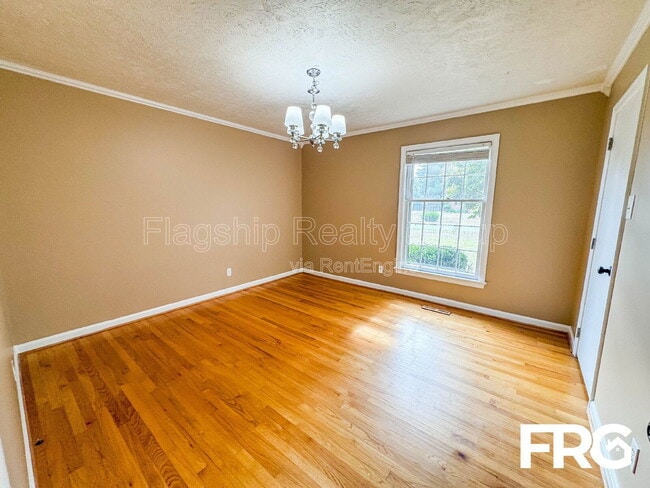 Building Photo - 207 Woodbine St