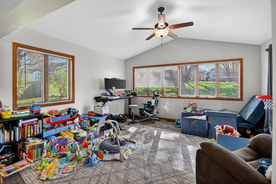 Building Photo - 3051 Greenway Trl