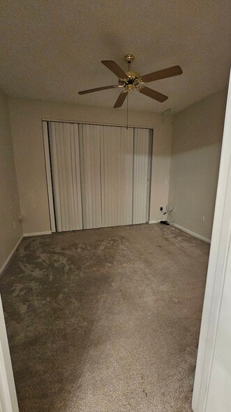 Master bedroom - 1152 University Blvd