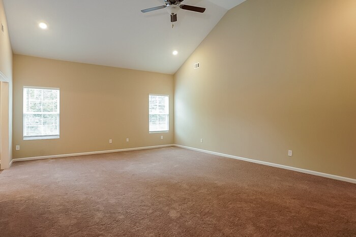 Building Photo - 1232 Oak Ln