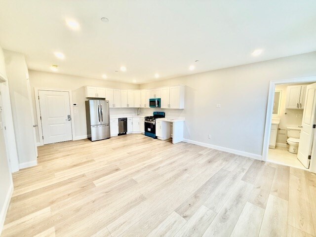 Building Photo - 220 Winthrop St