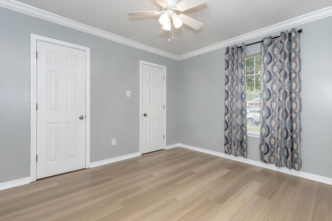 Building Photo - Freshly Renovated Rental Property